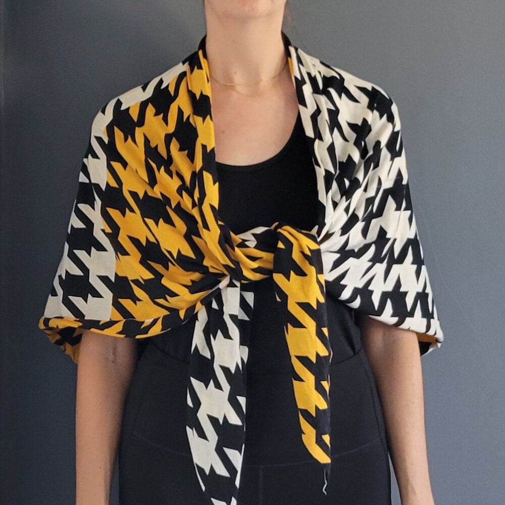 Zara - Bold Graphic Houndstooth Scarf - Yellow / White / Black - Picture 3 of 9